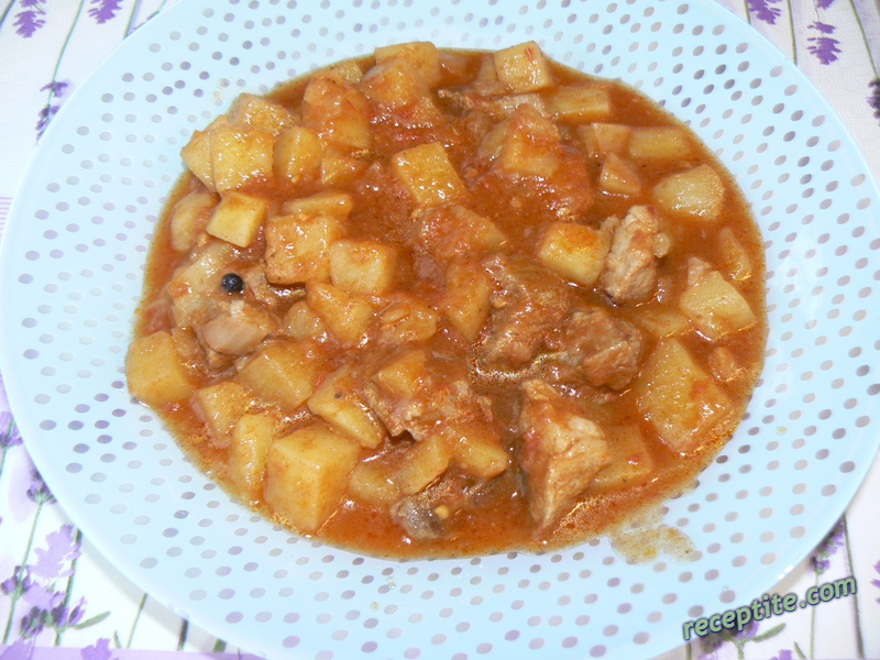 Снимки към Тас-кебап с картофи