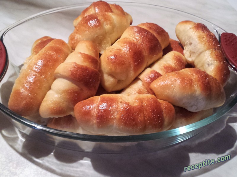 Снимки към Кифлички със закваска