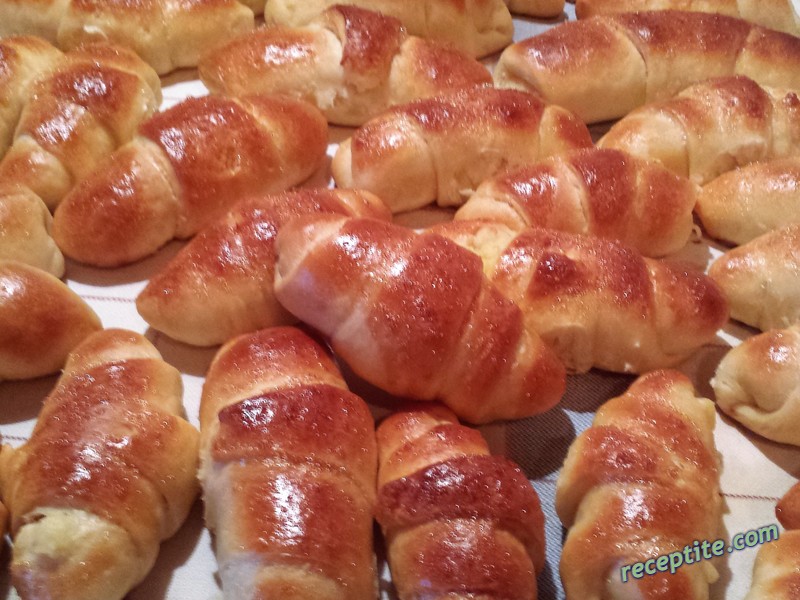 Снимки към Кифлички със закваска