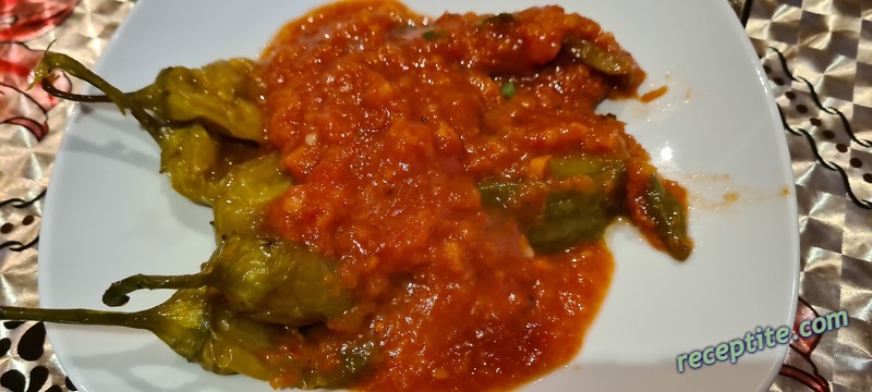 Снимки към Печени чушки с доматен сос