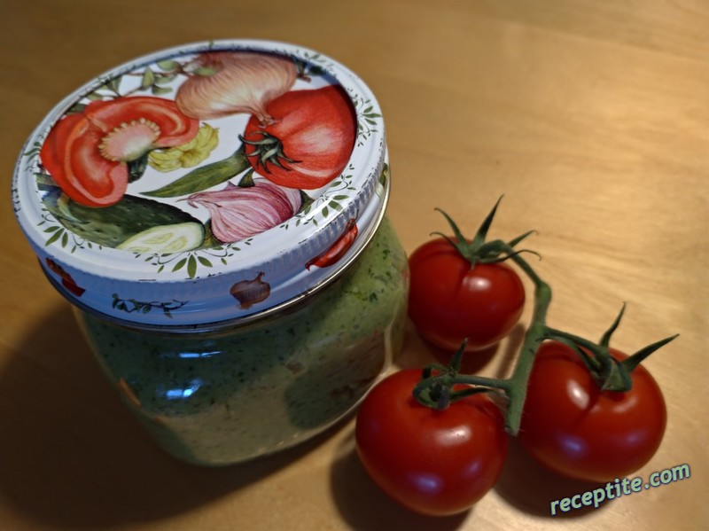 Снимки към Песто със зелен чесън