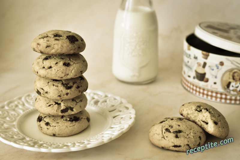 Снимки към Американски бисквити с шоколад Cookies