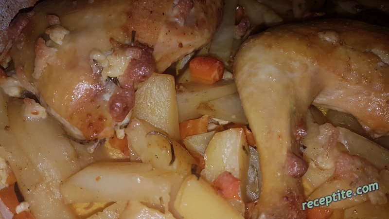 Снимки към Пилешки бутчета с картофи и лук на фурна