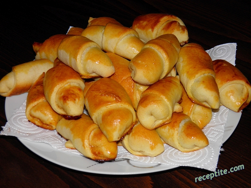 Снимки към Кифличките на мама
