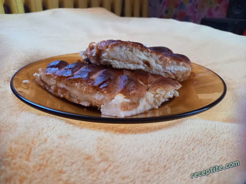 Снимки към Солена закуска с козуначени кифлички