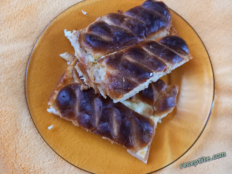 Снимки към Солена закуска с козуначени кифлички