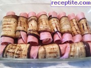 снимка 1 към рецепта Рулца от патладжан, шунка и извара
