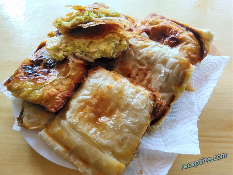 Снимки към Пържени банички с тиквички и сирене