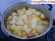 снимка 5 към рецепта Задушени картофи с наденица