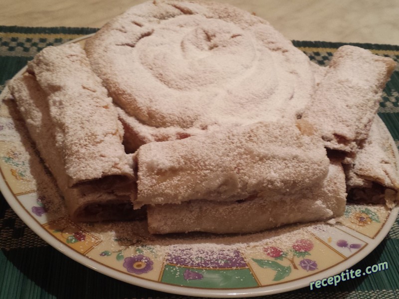 Снимки към Ябълков щрудел с точени кори