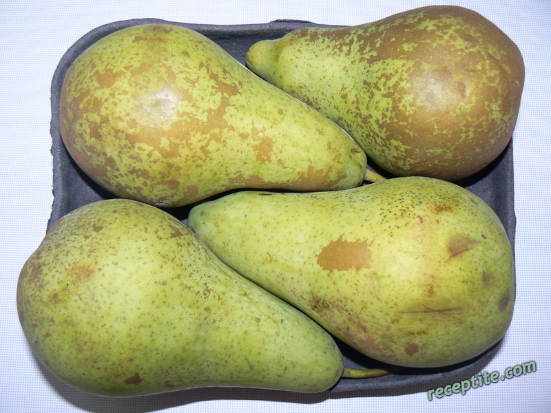Снимки към Сладкиш с круши и желе от боровинки