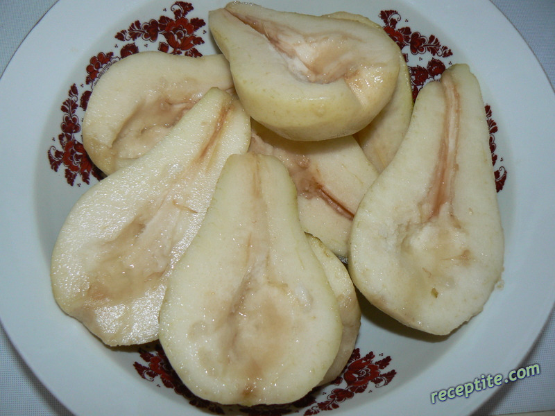 Снимки към Сладкиш с круши и желе от боровинки