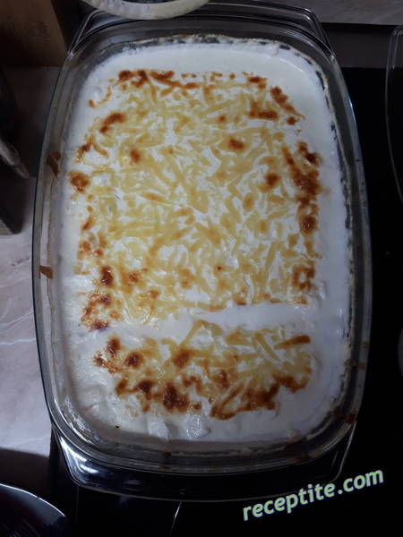 Снимки към Запеканка с картофи и шунка
