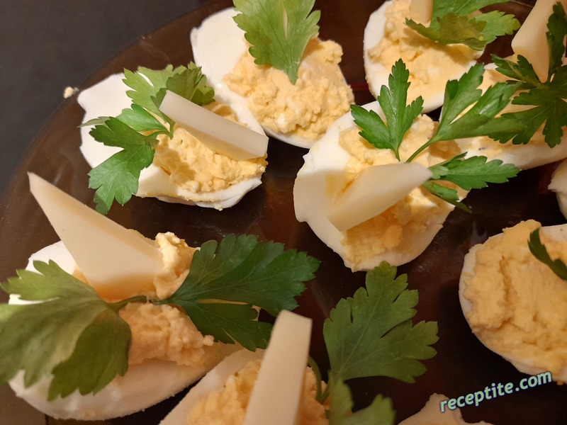 Снимки към Яйца с плънка