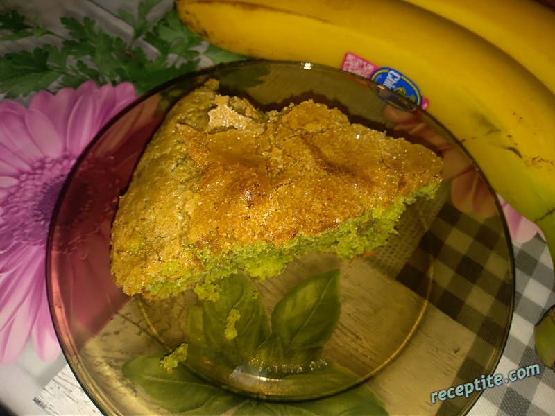 Снимки към Зелен кекс със спанак, банан и ябълка