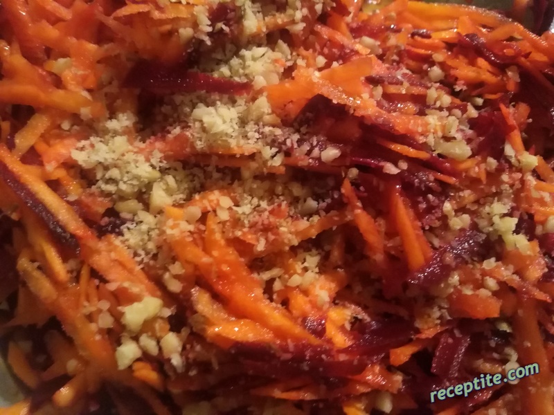 Снимки към Салата с моркови и цвекло