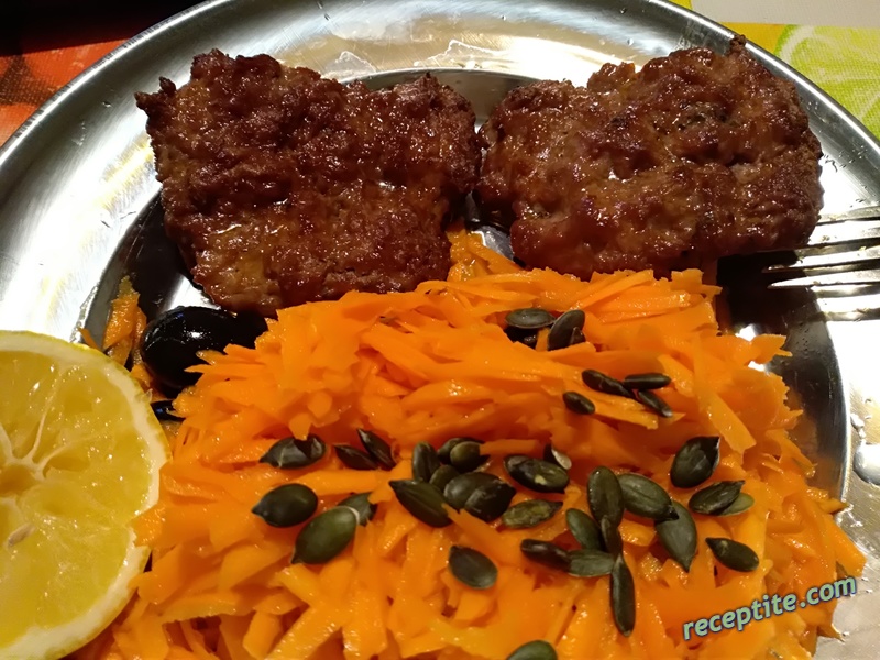 Снимки към Телешки кюфтета на фурна