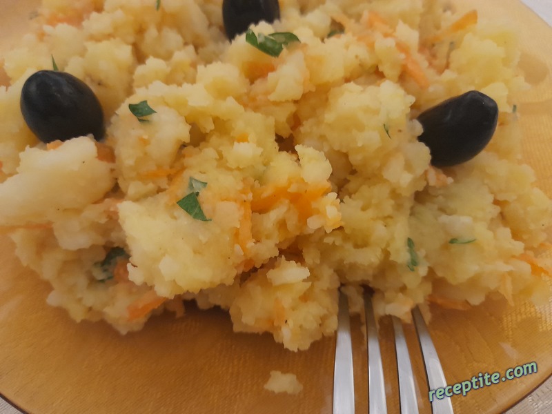 Снимки към Картофена салата на мама