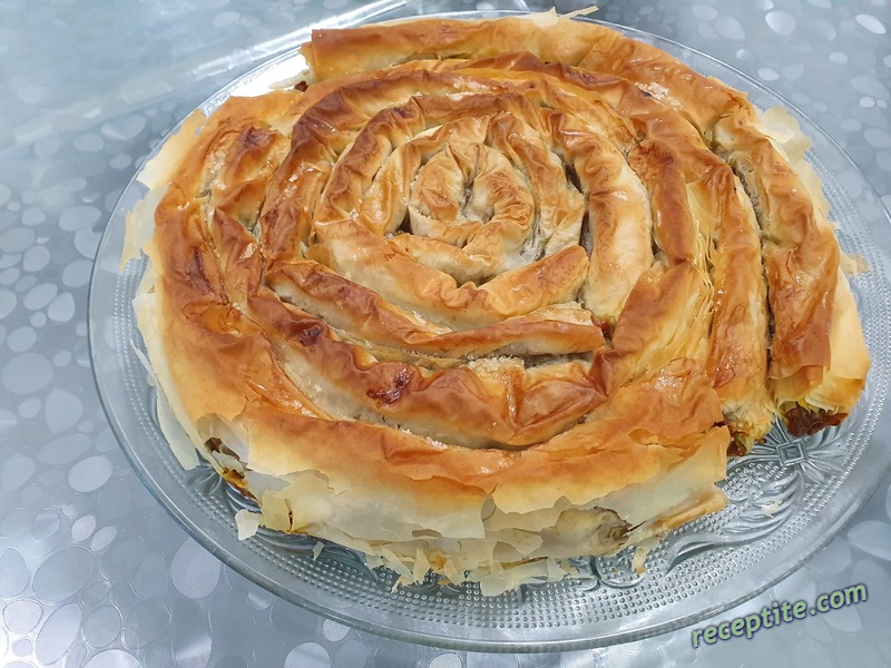 Снимки към Тиквеник с готови кори