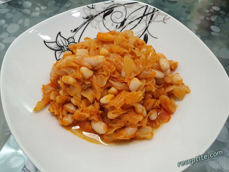 Снимки към Боб с кисело зеле