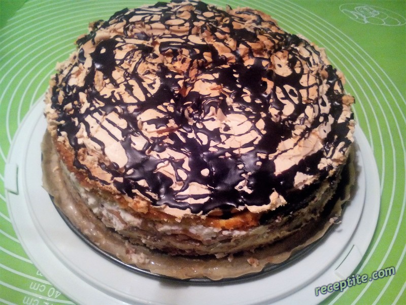 Снимки към Торта с ябълкова плънка