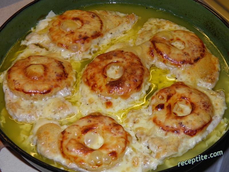 Снимки към Пилешки пържоли с ананас