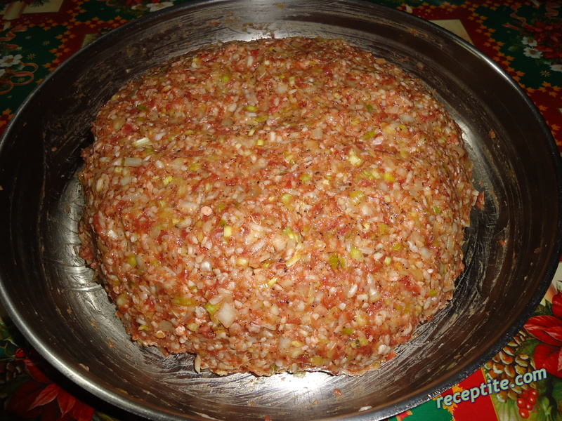 Снимки към Сарми с кисело зеле