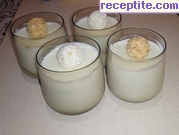 снимка 13 към рецепта Бисквитен десерт с млечен крем Криси