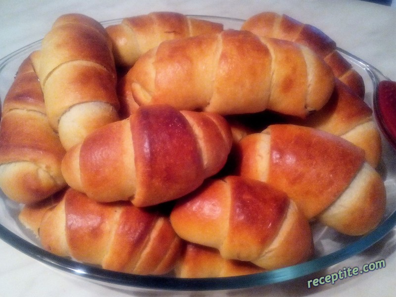 Снимки към Бриоши с кисело мляко