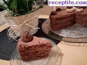 снимка 2 към рецепта Орехова торта с шоколадова глазура