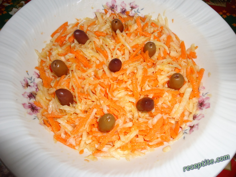 Снимки към Салата от ряпа и моркови