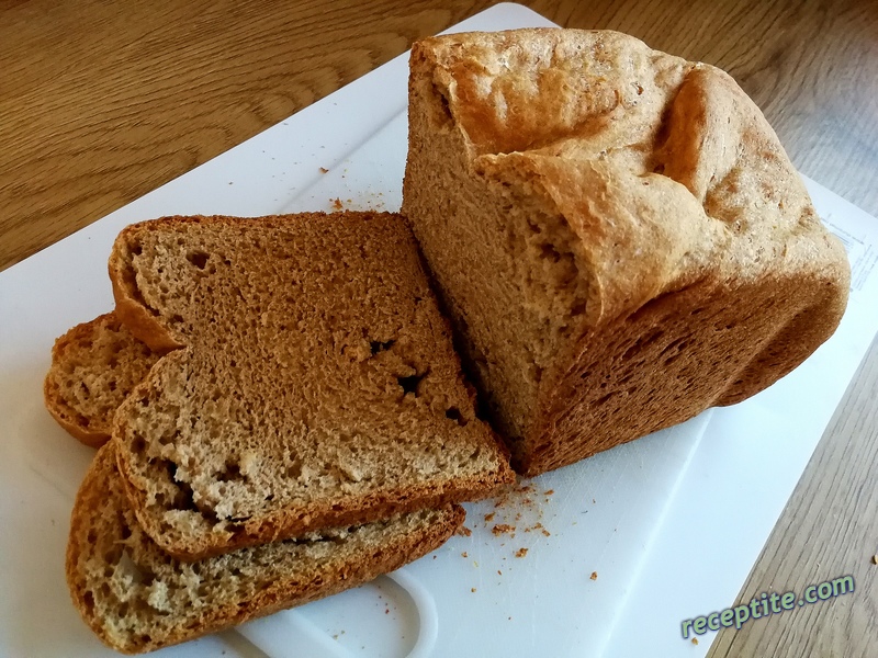 Снимки към Пълнозърнест млечен хляб в хлебопекарна