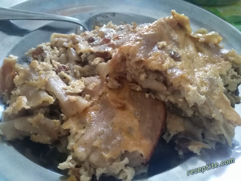 Снимки към Макарони на фурна със стафиди