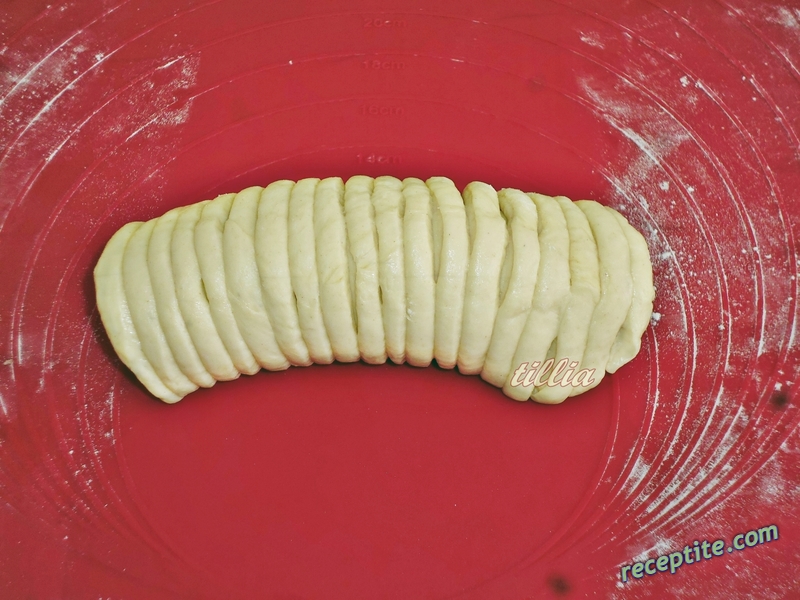 Снимки към Питка Вълнено руло (Wool Roll Bread)