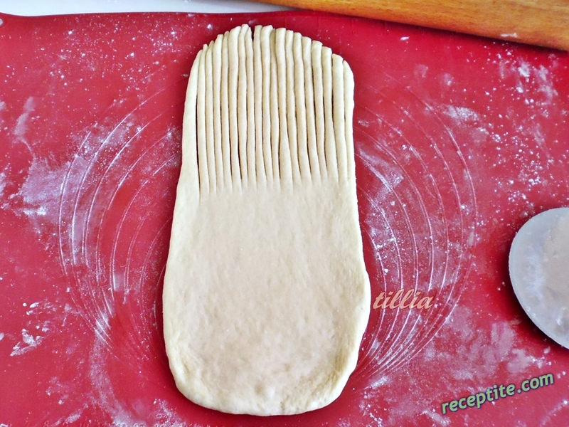Снимки към Питка Вълнено руло (Wool Roll Bread)