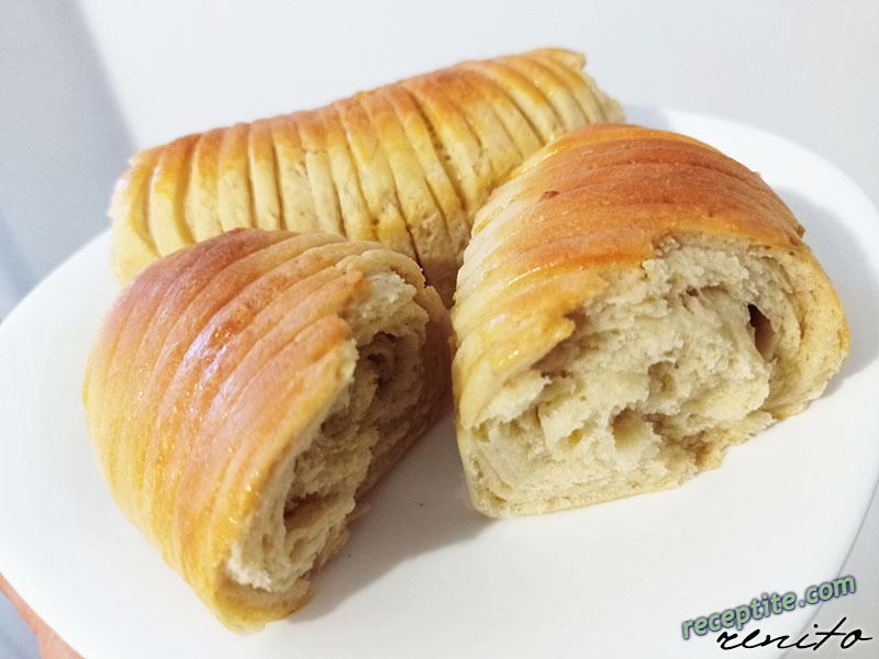 Снимки към Питка Вълнено руло (Wool Roll Bread)