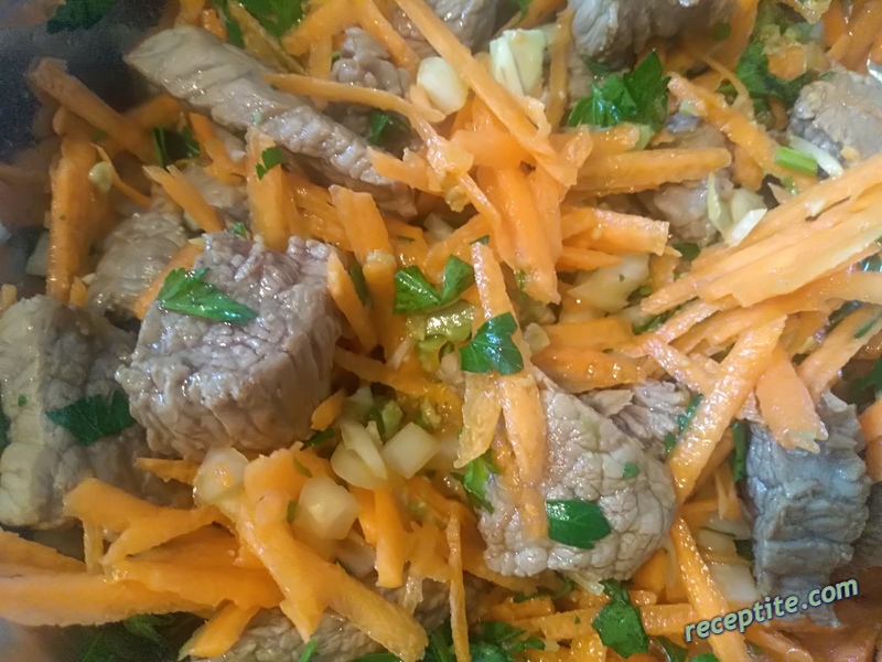 Снимки към Салата с моркови и телешки стек аламинут