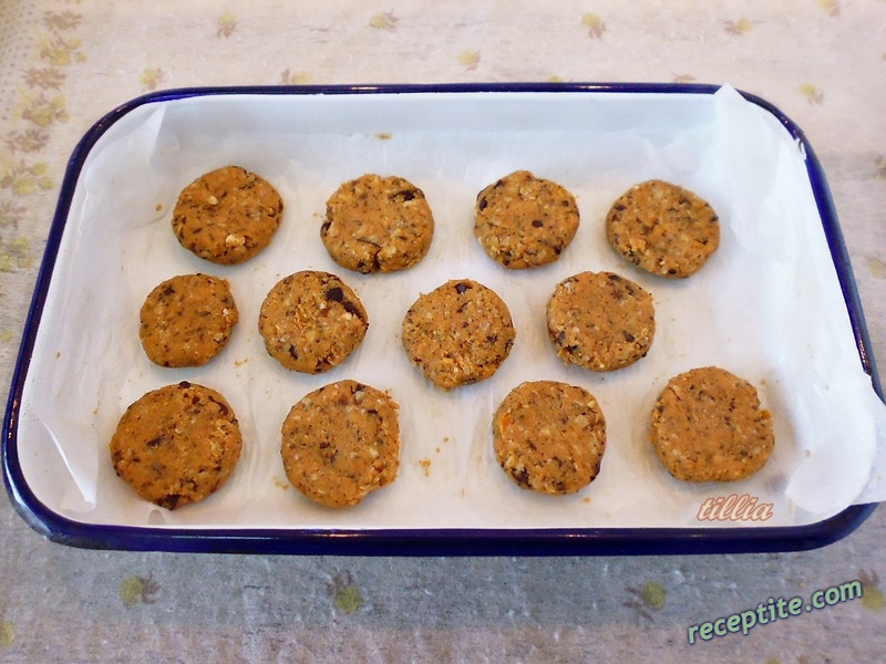 Снимки към Бисквити от тиква,орехи,кокосово брашно и шоколад