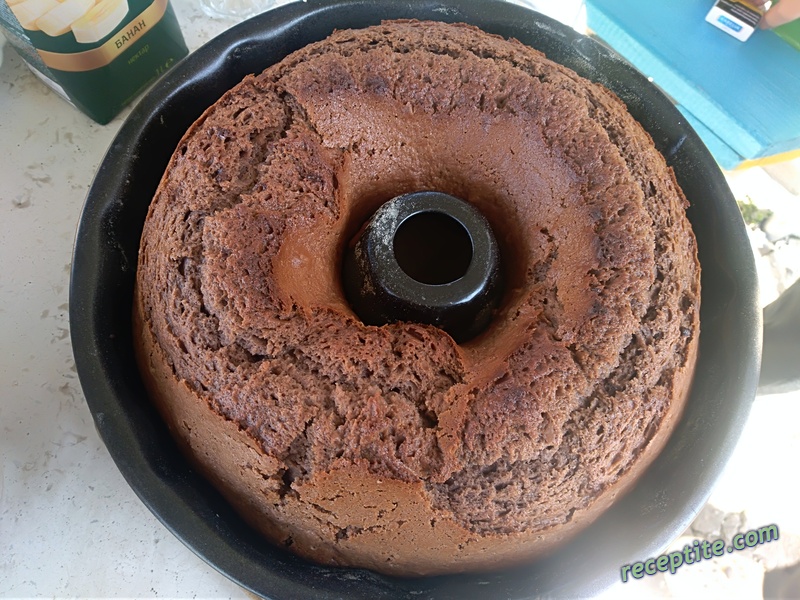 Снимки към Икономичен кекс без яйца със сладко
