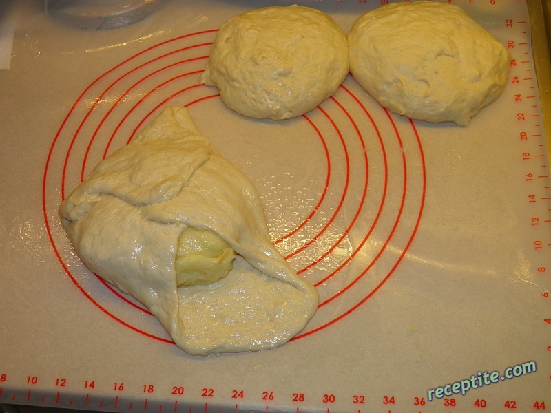 Снимки към Питa с картофи (Patates dolgulu pide)