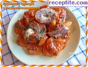 снимка 2 към рецепта Кюфтета с картофи и доматено сметанов сос