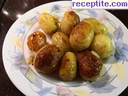 снимка 8 към рецепта Задушени пресни картофи с масло