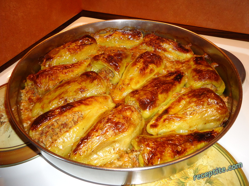 Снимки към Пълнени чушки с кайма и ориз