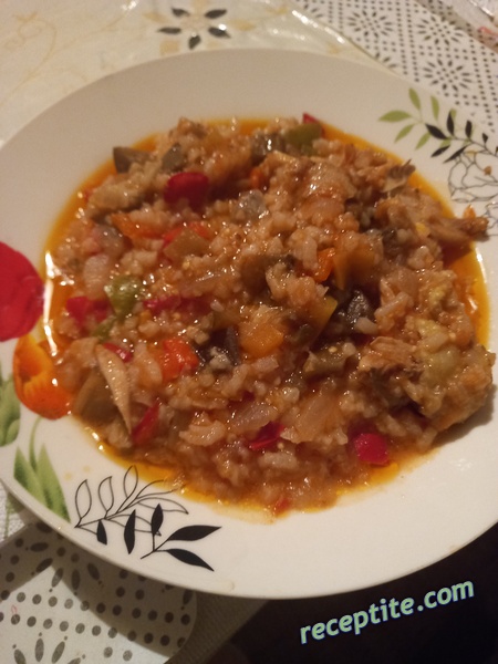 Снимки към Яхния от пиле с ориз и зеленчуци