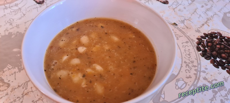 Снимки към Боб яхния