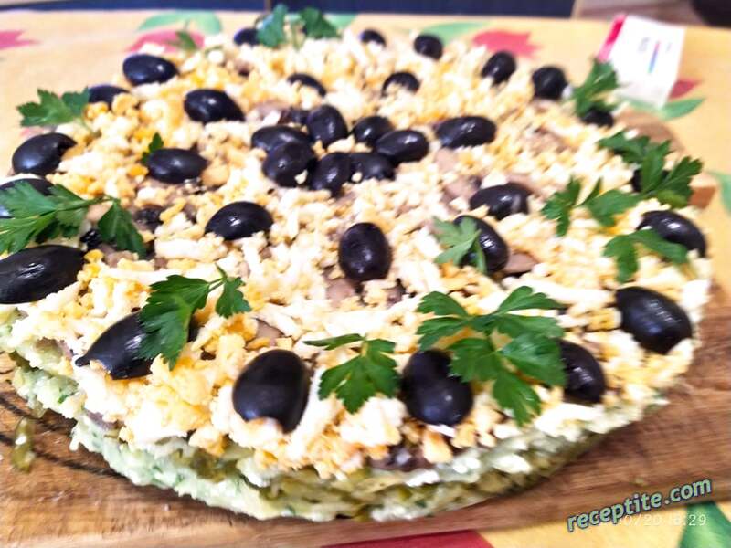 Снимки към Топла салата с картофи и кисели краставички