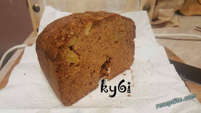 Снимки към Ябълков кекс в машина за хляб с карамелова заливка