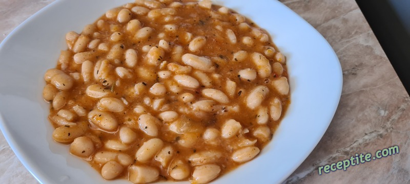 Снимки към Боб яхния
