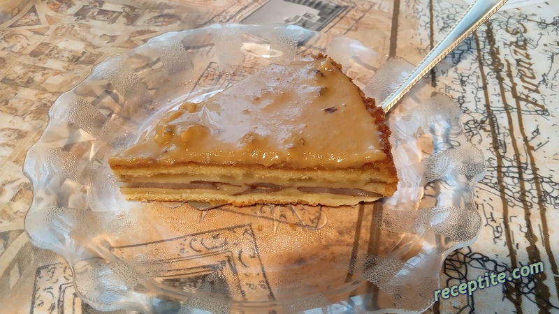 Снимки към Френски сладкиш с круши и карамелен сос