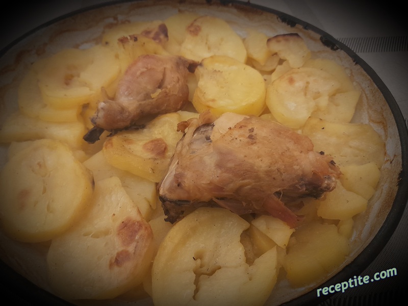Снимки към Печено пиле с картофи, моркови и лимон